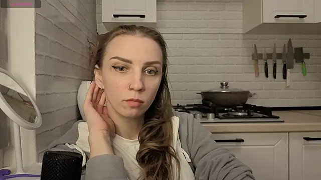 Snapshot of Edena_ chatting on April 19, 6:21 pm Edena online show from April 19, 6:21 pm