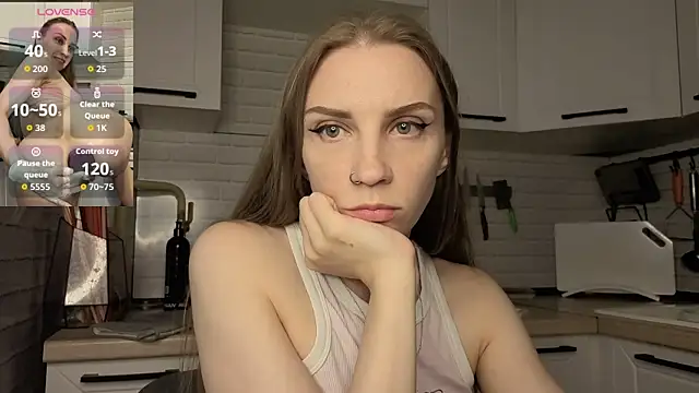 Snapshot of Edena_ chatting on June 13, 2:26 pm Edena online show from June 13, 2:26 pm