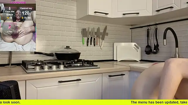 Snapshot of Edena_ chatting on October 12, 12:50 pm Edena online show from October 12, 12:50 pm