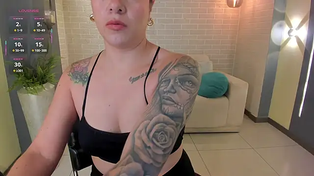 Snapshot of CorinaJames chatting on October 13, 3:57 pm CorinaJames online show from October 13, 3:57 pm