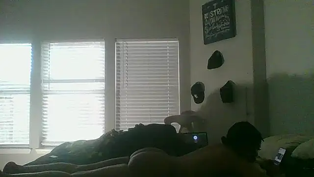 Snapshot of JazziEezyLdy chatting on March 2, 2:13 pm JazziEezyLdy online show from March 2, 2:13 pm