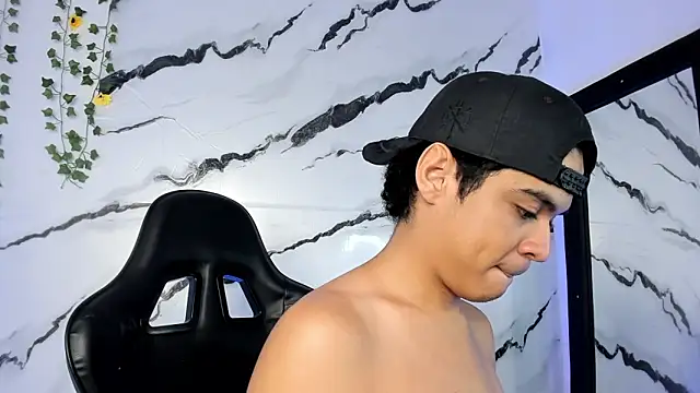 Snapshot of edy_play chatting on February 6, 10:00 am edy play online show from February 6, 10:00 am