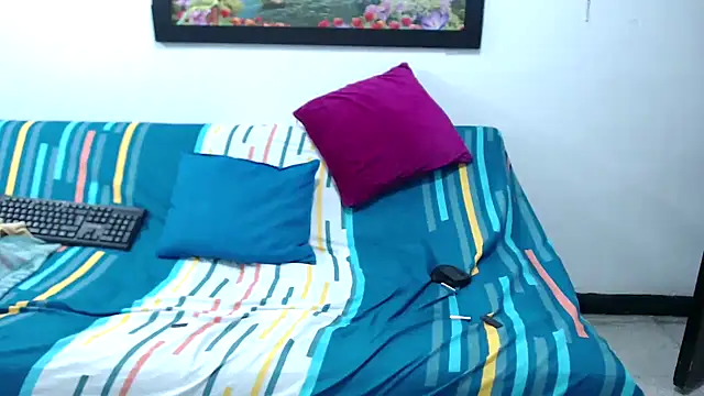 Sexysquirtmommy online show from February 5, 10:16 pm