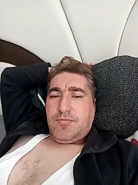 Snapshot of mert0359 chatting on October 28, 8:24 am mert0359 online show from October 28, 8:24 am