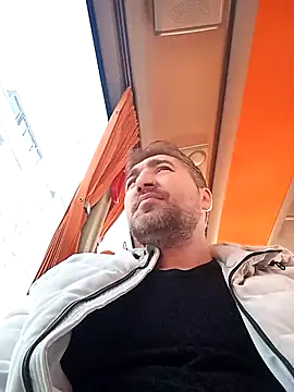 Snapshot of mert0359 chatting on December 2, 1:24 pm mert0359 online show from December 2, 1:24 pm