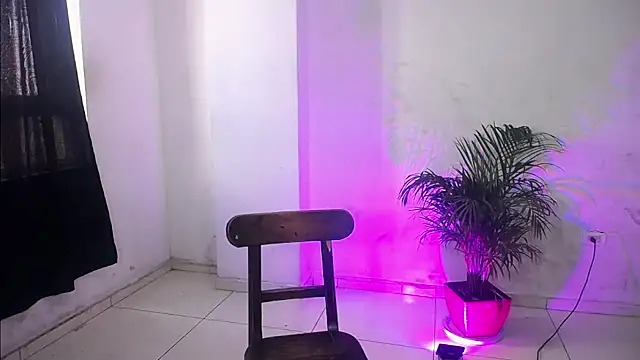 Snapshot of Lady_Dirty444 chatting on October 16, 7:11 pm Lady Dirty444 online show from October 16, 7:11 pm