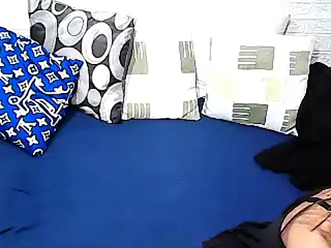 xxhottinybabe online show from February 28, 12:54 am