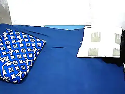 xxhottinybabe online show from March 3, 12:06 am