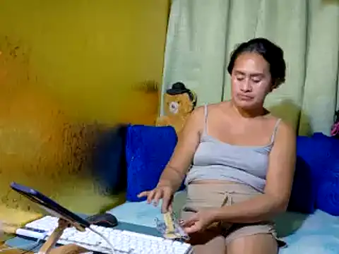 xxloveheart online show from April 14, 11:37 am