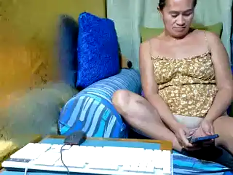 xxloveheart online show from March 24, 10:10 pm