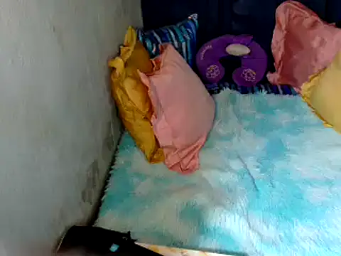 Snapshot of xxloveheart chatting on November 11, 10:04 pm xxloveheart online show from November 11, 10:04 pm