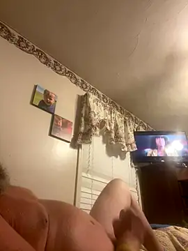 Snapshot of pussluver420 chatting on October 8, 2:35 am pussluver420 online show from October 8, 2:35 am