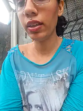 Snapshot of RavenShyfit chatting on October 21, 7:02 pm RavenShyfit online show from October 21, 7:02 pm