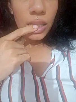 Snapshot of RavenShyfit chatting on November 11, 4:18 am RavenShyfit online show from November 11, 4:18 am