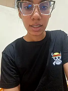 Snapshot of RavenShyfit chatting on October 20, 8:53 pm RavenShyfit online show from October 20, 8:53 pm