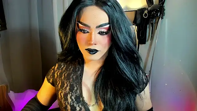 Snapshot of MagnaCumLoader17 chatting on December 18, 11:19 pm MagnaCumLoader17 online show from December 18, 11:19 pm