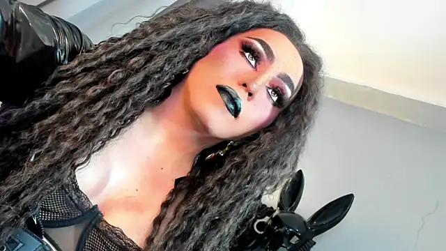 Snapshot of MagnaCumLoader17 chatting on January 7, 12:37 am MagnaCumLoader17 online show from January 7, 12:37 am