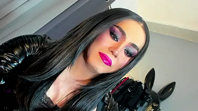 Snapshot of MagnaCumLoader17 chatting on February 21, 12:23 am MagnaCumLoader17 online show from February 21, 12:23 am