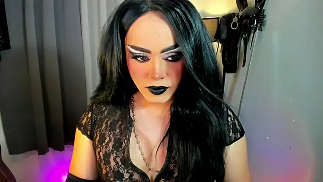 Snapshot of MagnaCumLoader17 chatting on December 18, 2:38 am MagnaCumLoader17 online show from December 18, 2:38 am