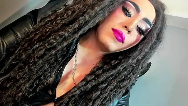 Snapshot of MagnaCumLoader17 chatting on December 1, 10:43 pm MagnaCumLoader17 online show from December 1, 10:43 pm