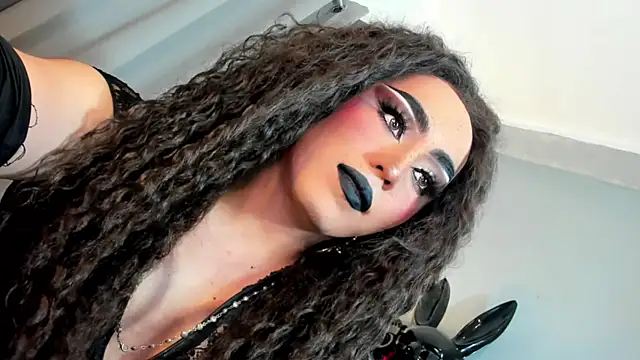 Snapshot of MagnaCumLoader17 chatting on December 3, 10:09 pm MagnaCumLoader17 online show from December 3, 10:09 pm