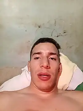 Snapshot of Jose20moro chatting on November 28, 12:33 am Jose20moro online show from November 28, 12:33 am