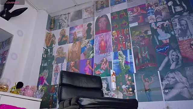 Mistileav online show from March 13, 7:08 pm