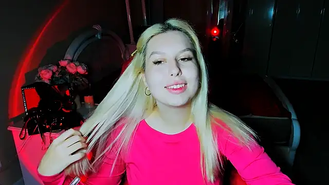 ChloeRicc online show from October 29, 4:33 am