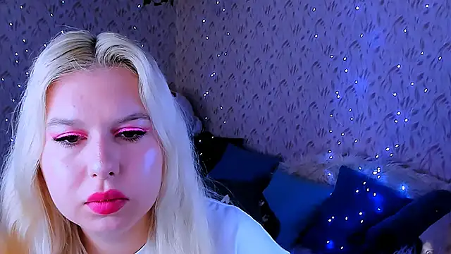 ChloeRicc online show from October 7, 8:26 am