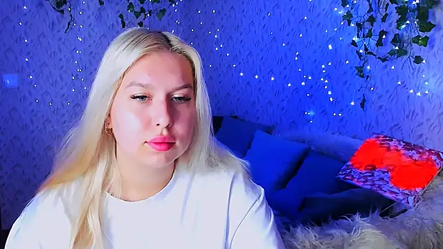 ChloeRicc online show from October 9, 12:38 pm