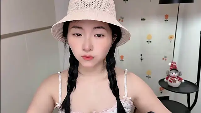 Rosalind xixi online show from March 10, 7:45 am