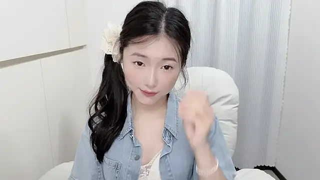 Snapshot of Rosalind_xixi chatting on June 26, 1:55 am Rosalind xixi online show from June 26, 1:55 am