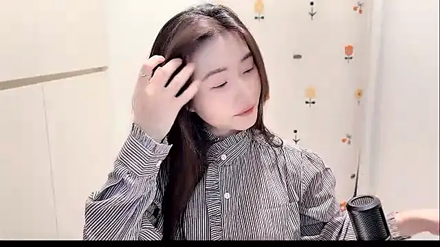 Rosalind xixi online show from November 5, 8:39 am