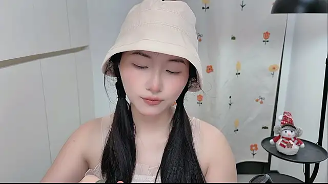 Snapshot of Rosalind_xixi chatting on June 5, 8:09 am Rosalind xixi online show from June 5, 8:09 am