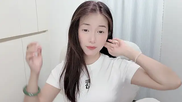 Snapshot of Rosalind_xixi chatting on July 11, 1:50 am Rosalind xixi online show from July 11, 1:50 am