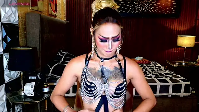 Snapshot of HorseCockDivine chatting on July 7, 9:07 pm HorseCockDivine online show from July 7, 9:07 pm