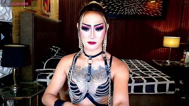 Snapshot of HorseCockDivine chatting on July 7, 5:32 am HorseCockDivine online show from July 7, 5:32 am