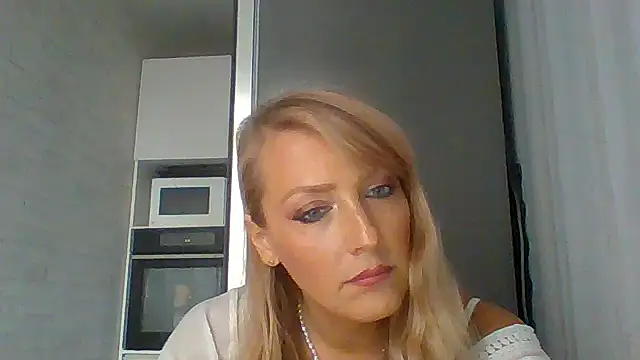 Vexxaa online show from October 18, 1:02 pm