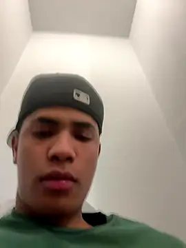 Snapshot of fuego01 chatting on November 27, 6:36 am fuego01 online show from November 27, 6:36 am