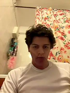 Snapshot of AmMadness chatting on November 23, 7:13 pm AmMadness online show from November 23, 7:13 pm