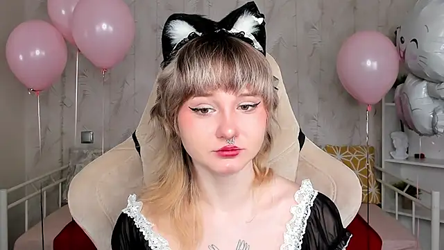 Tori Cutie online show from April 1, 12:13 am