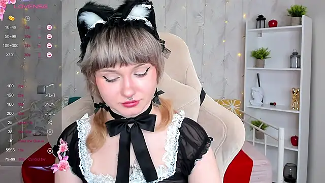 Tori Cutie online show from March 11, 12:04 am