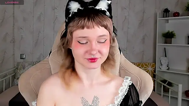 Tori Cutie online show from April 15, 12:05 am