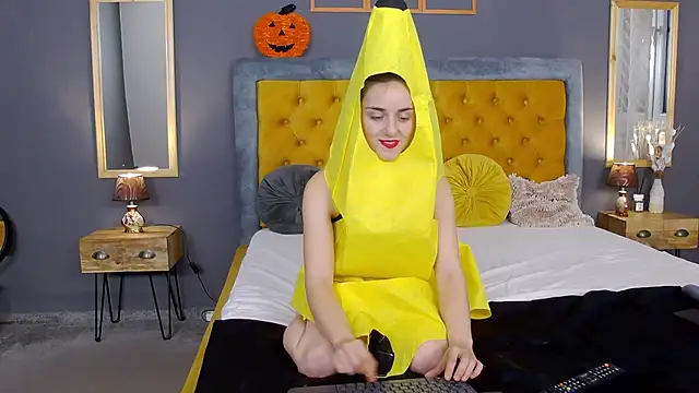 Jessica White  online show from October 30, 4:55 am