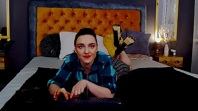 Jessica White  online show from April 14, 4:28 am