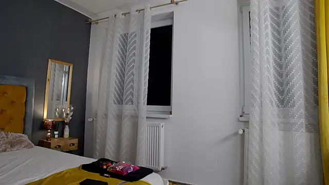 Jessica White  online show from October 23, 4:00 am