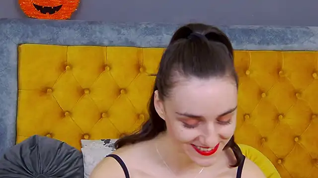 Jessica White  online show from November 14, 5:00 am