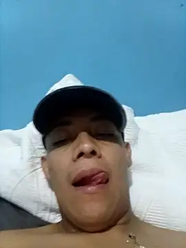 Tupapasiitooo online show from April 7, 1:40 am