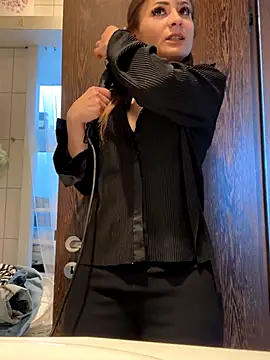 IsabellaEtha online show from September 26, 7:59 am