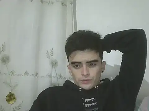 Rodrigo99 9 online show from March 26, 6:33 am